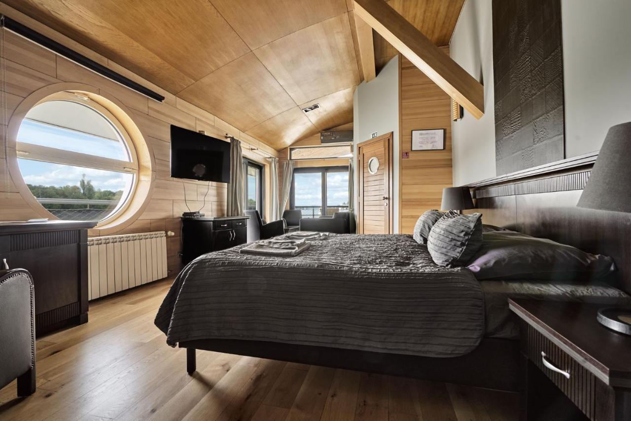 Vogue Boat Apartments บูดาเปสต์ ภายนอก รูปภาพ
