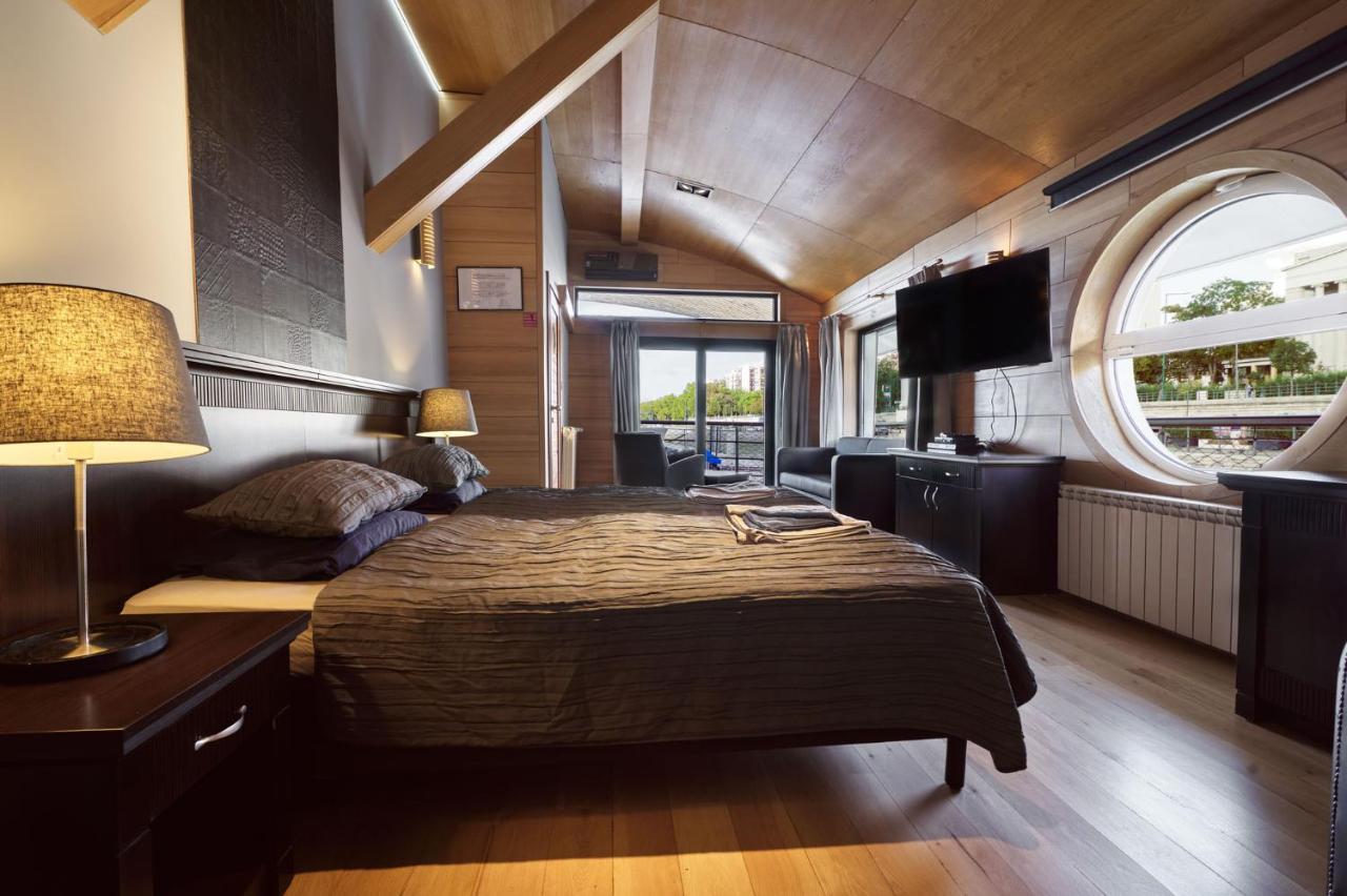 Vogue Boat Apartments บูดาเปสต์ ภายนอก รูปภาพ