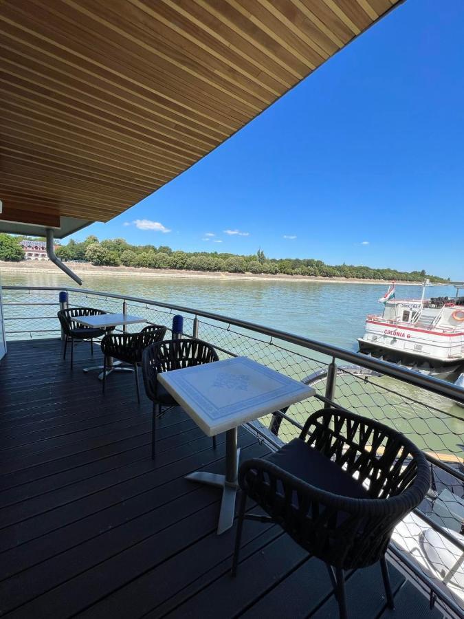 Vogue Boat Apartments บูดาเปสต์ ภายนอก รูปภาพ