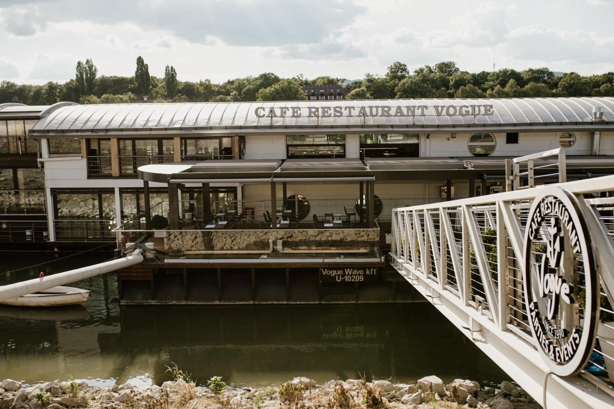 Vogue Boat Apartments บูดาเปสต์ ภายนอก รูปภาพ
