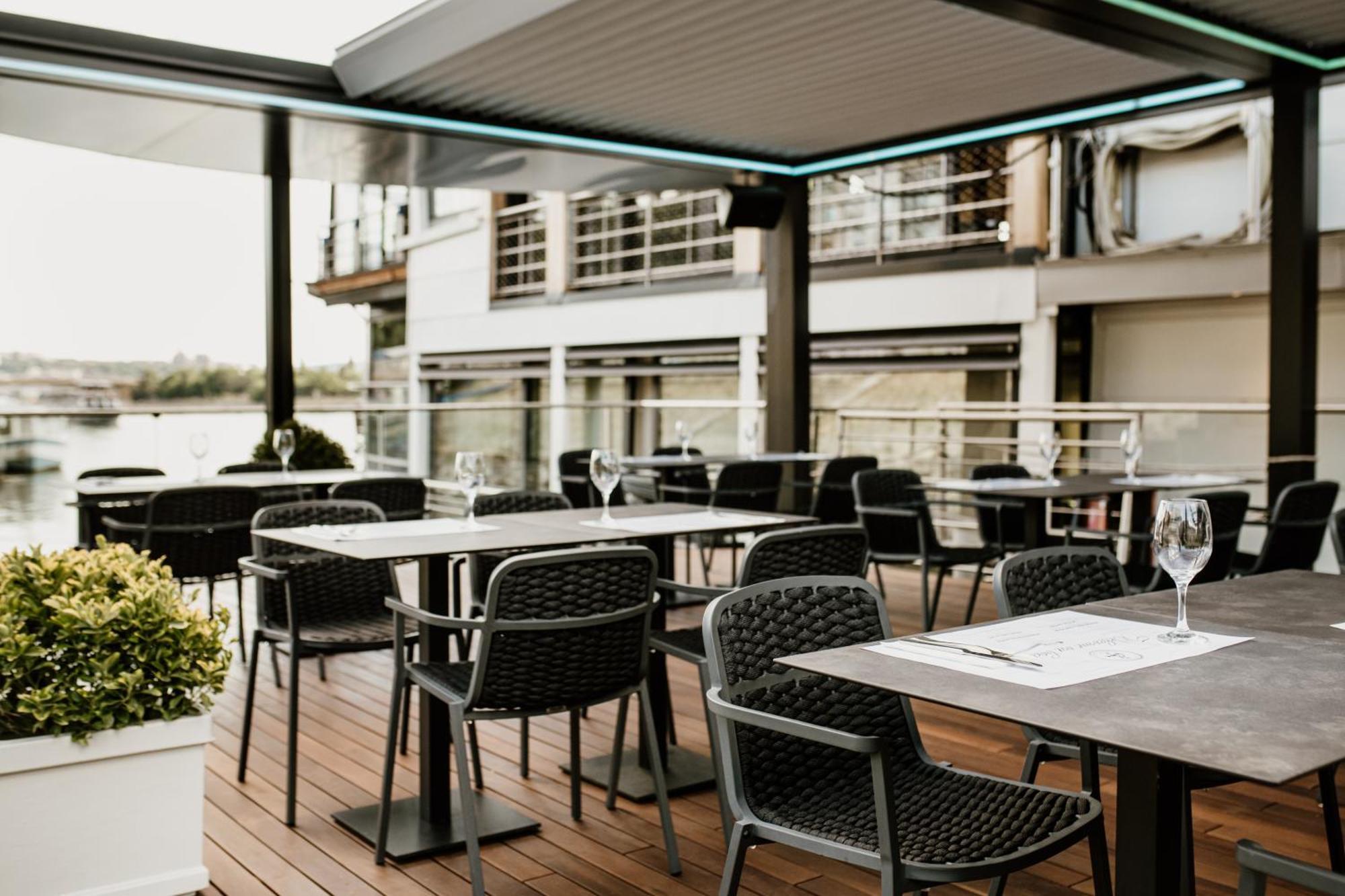 Vogue Boat Apartments บูดาเปสต์ ภายนอก รูปภาพ