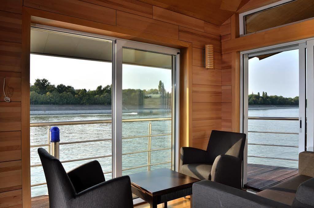 Vogue Boat Apartments บูดาเปสต์ ภายนอก รูปภาพ