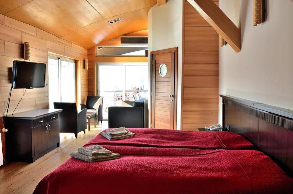 Vogue Boat Apartments บูดาเปสต์ ภายนอก รูปภาพ