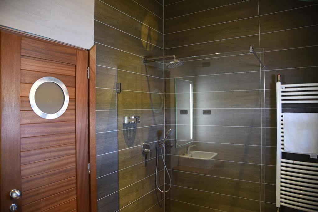 Vogue Boat Apartments บูดาเปสต์ ภายนอก รูปภาพ